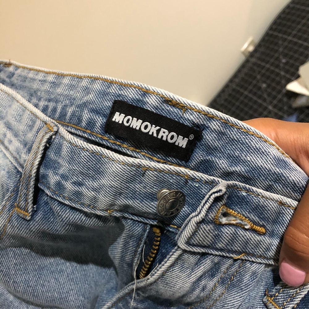 MOM JEANS LIGHT WASH - Picture 3 of 6